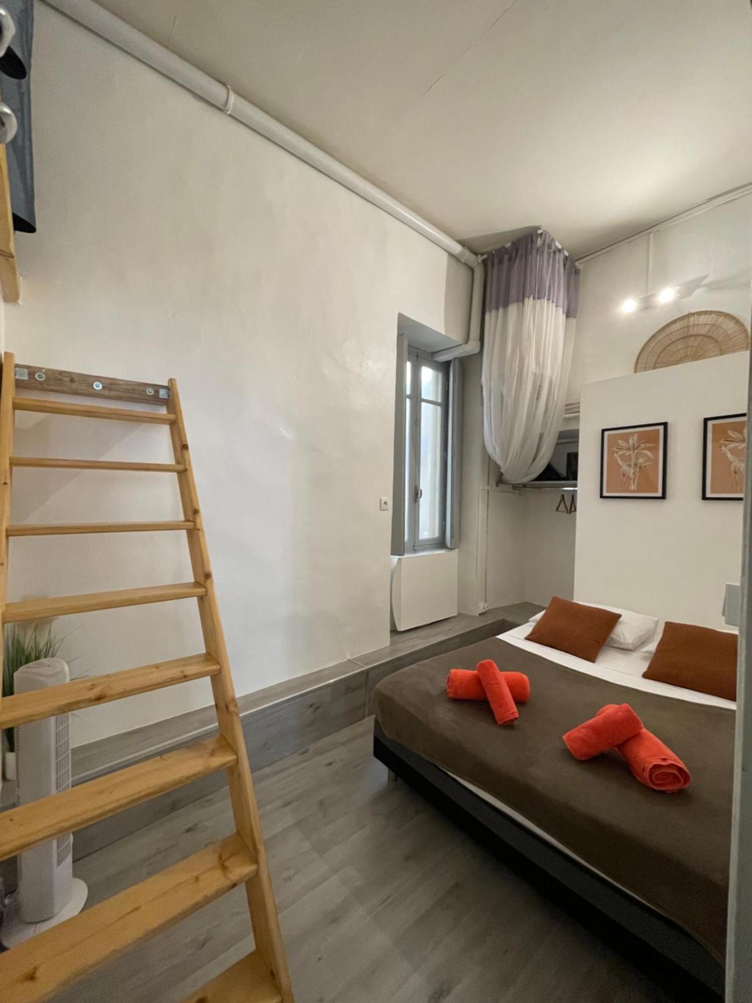 La Maquette - A 2 Pas Des Arenes Apartment